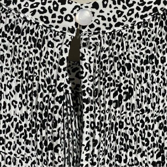 ADRIANNA PAPELL Sleeveless  Peplum Top - Picture 6 of 9